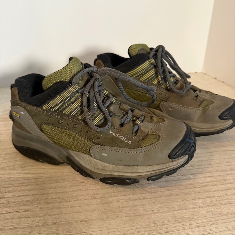 Vasque Gore-Tex Hiking Shoes Women’s 7.5 M Brown Green Trail Outdoor